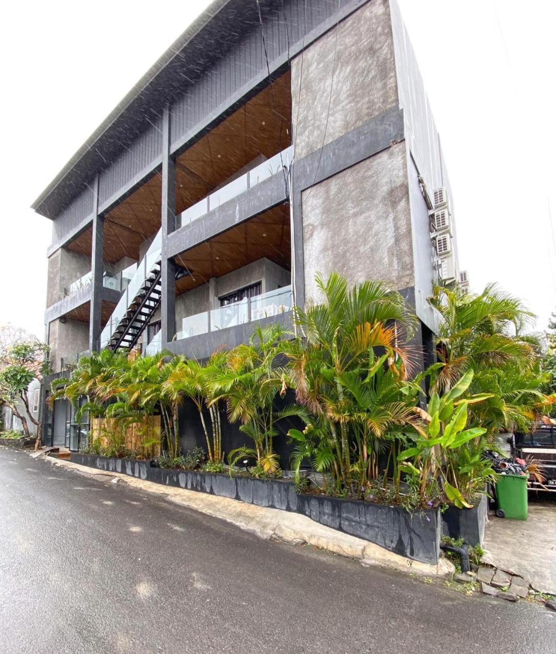 Escotel Krisnantara Canggu Εξωτερικό φωτογραφία